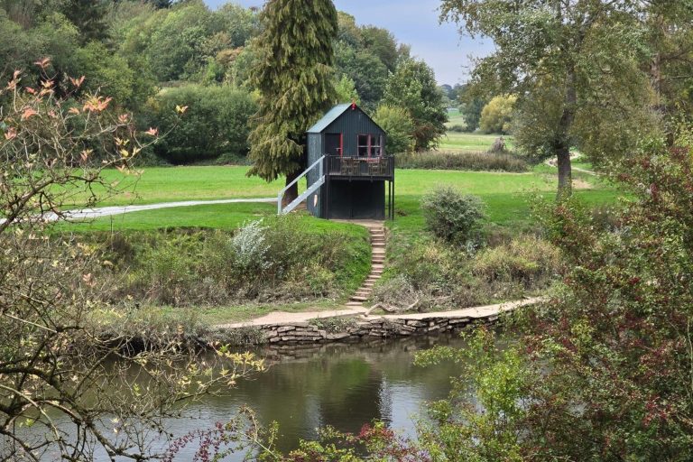 Fisherman's hut on side of River Wye